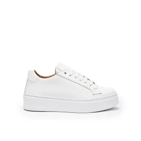 Classic lace-up sneaker white