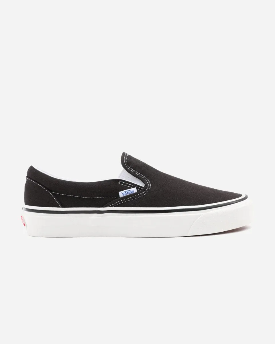 UA Classic Slip On 9 - Black/White