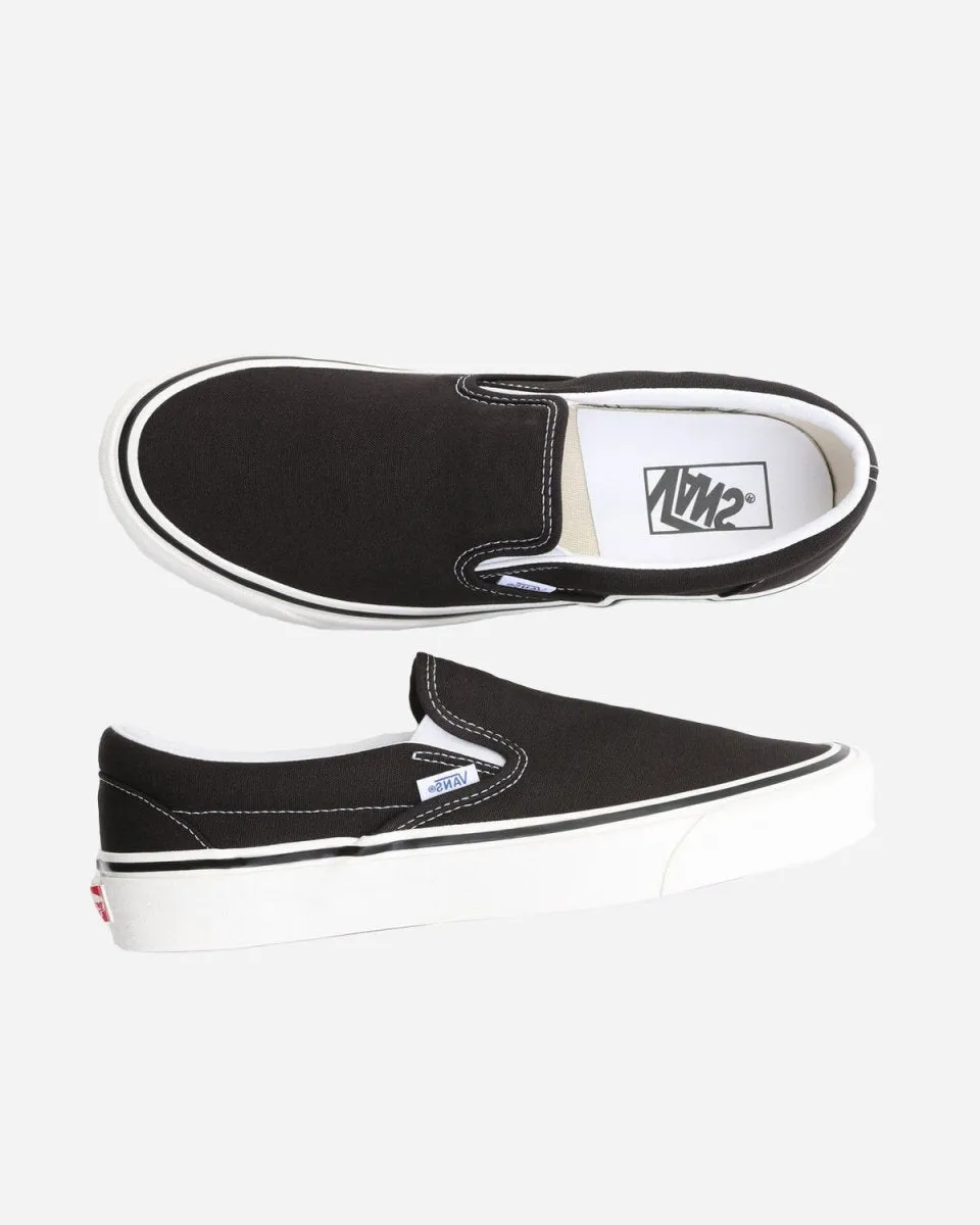 UA Classic Slip On 9 - Black/White